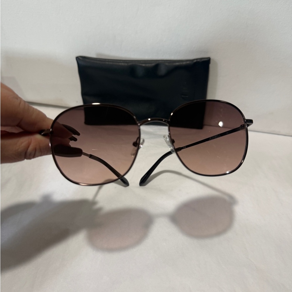 Quay Australia JEZABELL Elegant Brown Sunglasses